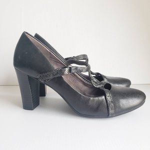 AEROSOLES 8.5 Leather Mary jane Pumps